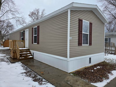 Thumbnail for 607 Carriage Lane Estate, Streator