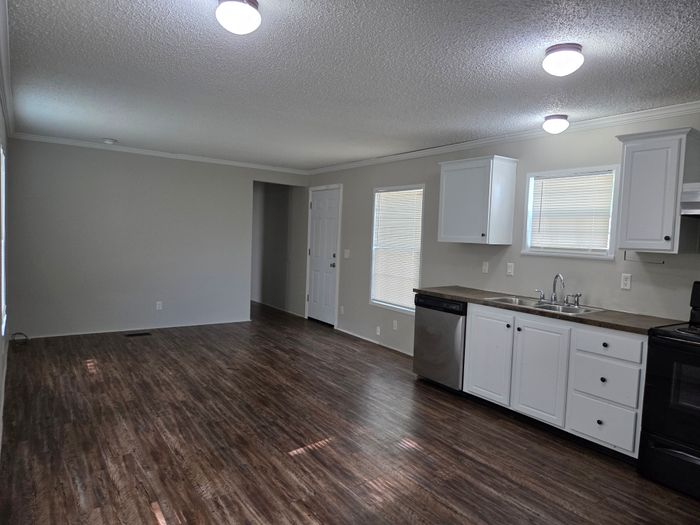 Vermillion MH and RV Park - Unit 108 - Interior