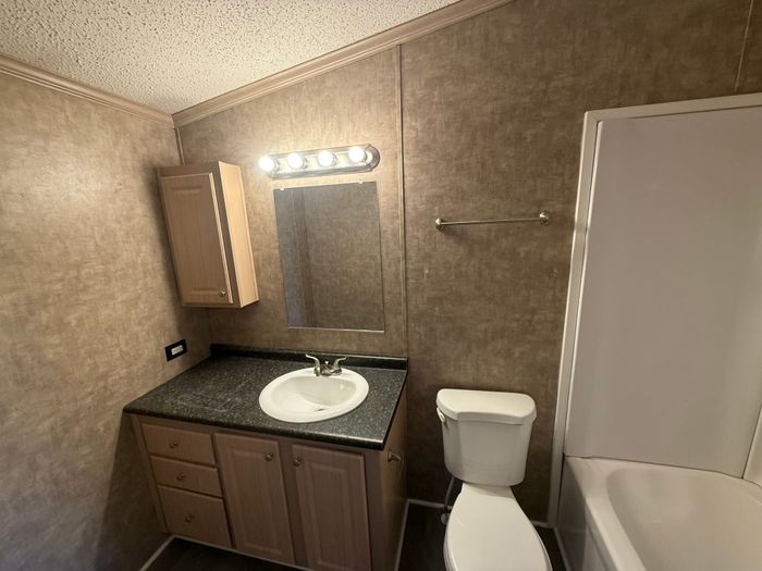 Countryside MHP OK - Unit 77 - Bathroom