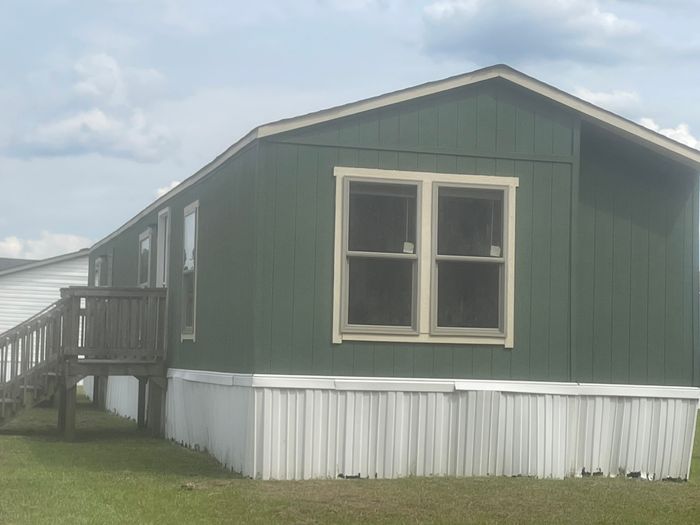 Pineview MHC - Unit 100 - Exterior