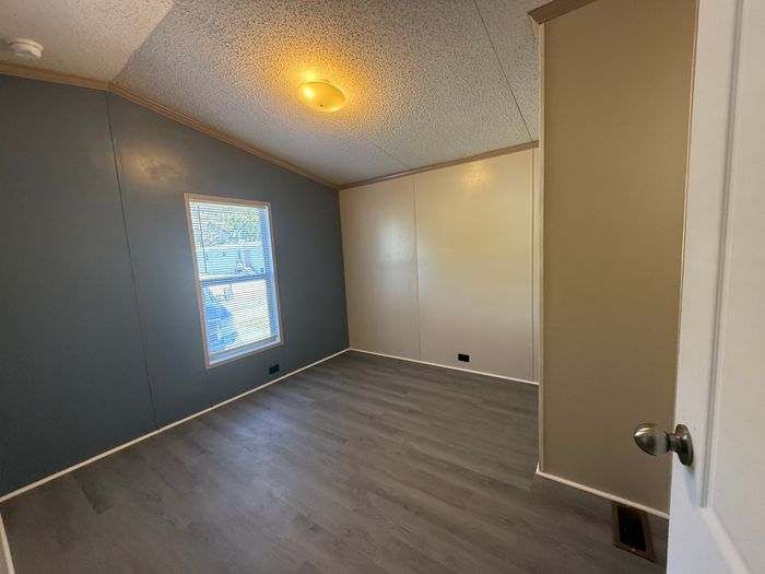 Countryside MHP OK - Unit 77 - Bedroom