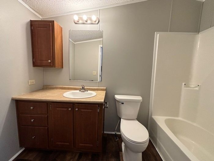 Fort Wayne MHC - Unit 870 - Interior, Bathroom