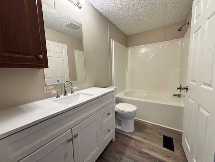 Fort Wayne MHC - Unit 628 - Interior, Bathroom
