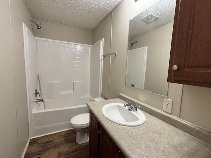 Fort Wayne MHC - Unit 242 - Interior, Bathroom