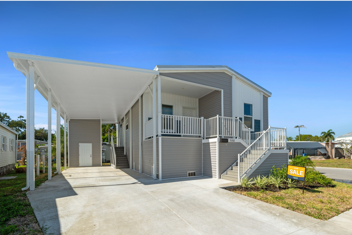 Harbor Lights Club - Unit 125 - Exterior