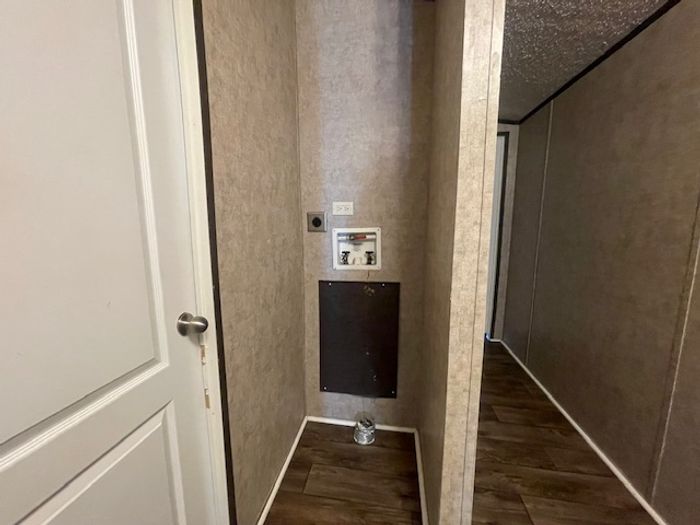 Creekside - Unit 112 - Entryway