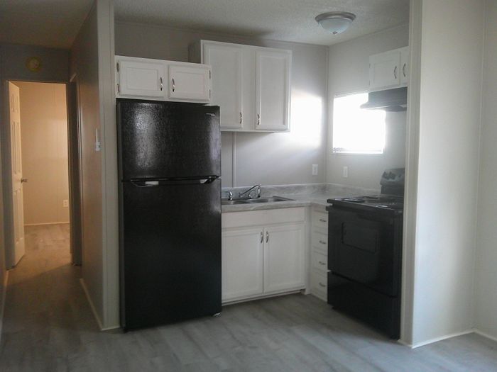 Shady Oaks TN - Unit 202 - Kitchen