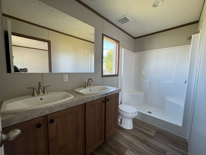 Colonial Gardens KS - Unit 31 - Bathroom