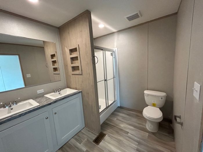 Pleasant Ridge MHP - Unit 156S - Bathroom