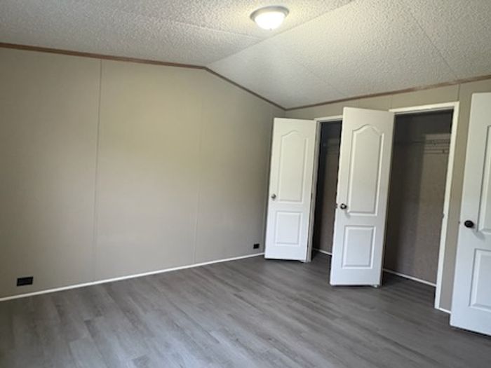 Sleepy Hollow - Unit 17 - Bedroom