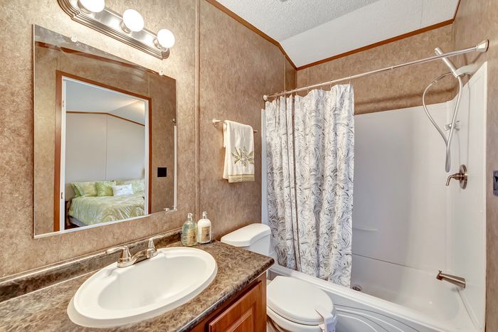 Ravines - Unit 25 - Bathroom
