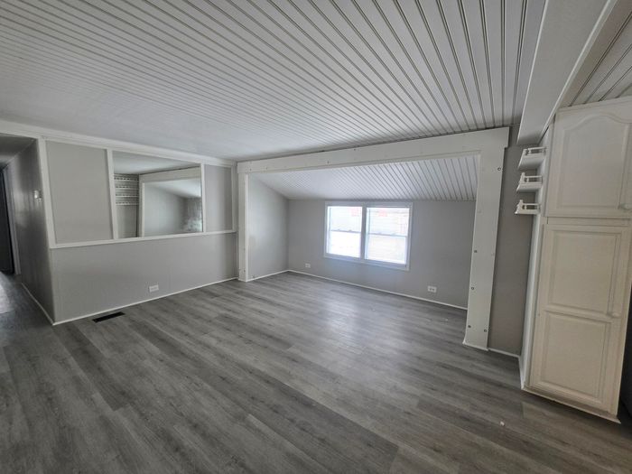 Royal Highlander - Unit SE8427 - Interior