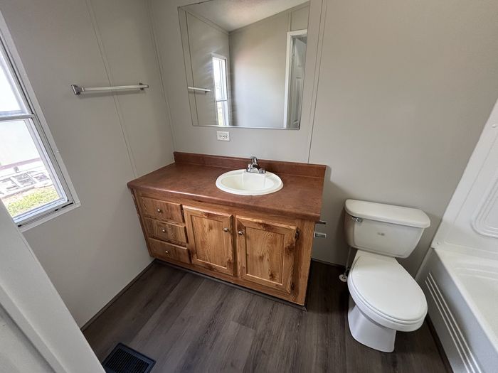 Colonial Gardens KS - Unit 35 - Bathroom