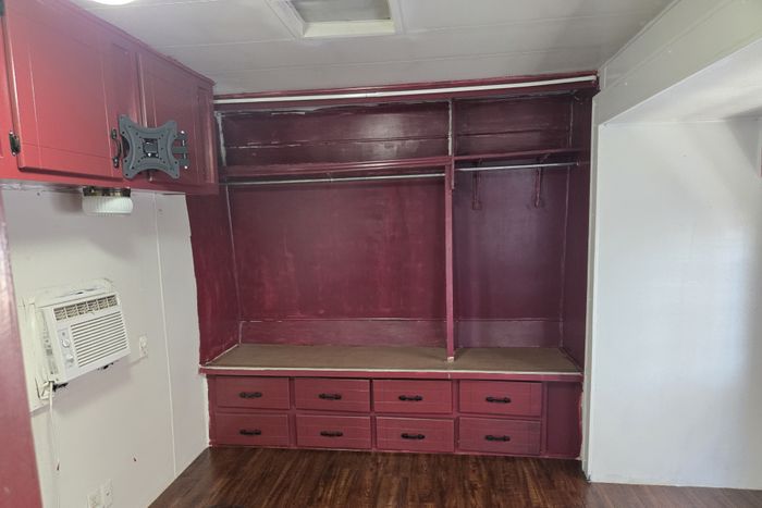 Parkhaven Estates - Unit 270S - Bedroom