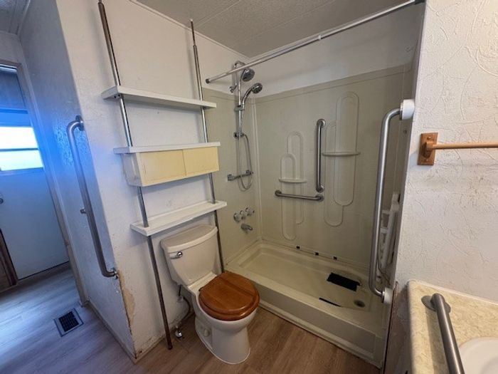 Agave Village LLC - Unit B08 - Bathroom