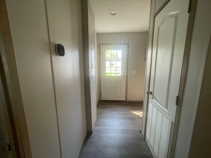 Ashland Heights - Unit 118 - Entryway