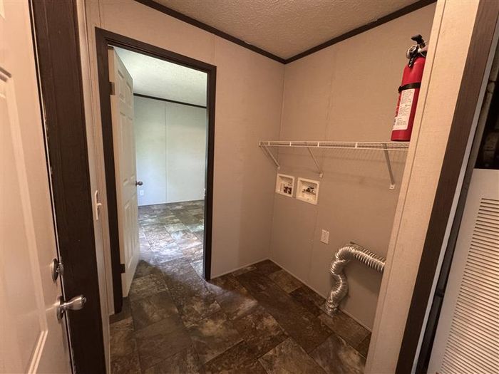 Fort Wayne MHC - Unit 104 - Entryway