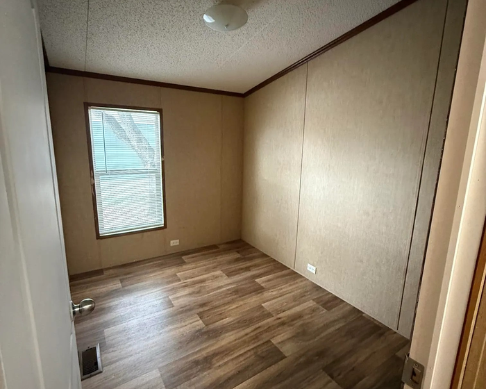 Shady Acres MH & RV Resort - Unit 233 - Bedroom