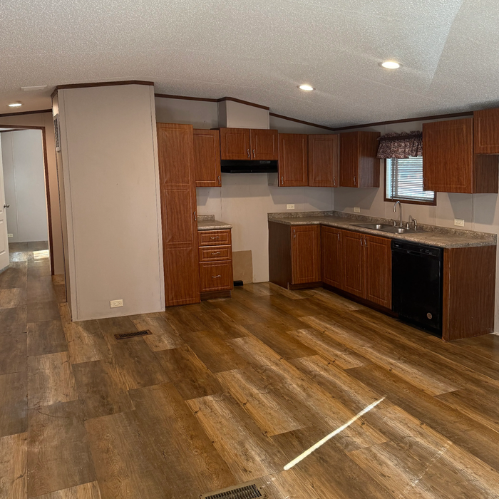 Woodward Estates MHP - Unit 42 - Kitchen