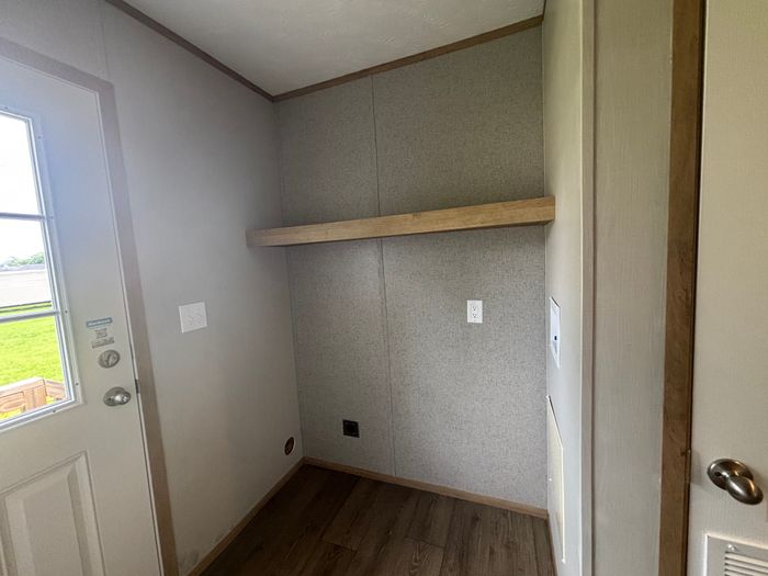 Myrtle Grove - Unit 36D - Entryway
