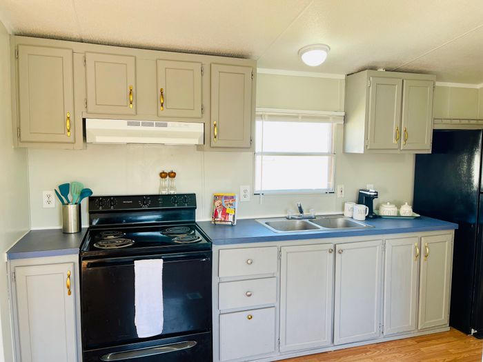 Lafayette Park MHP - Unit 106 - Kitchen