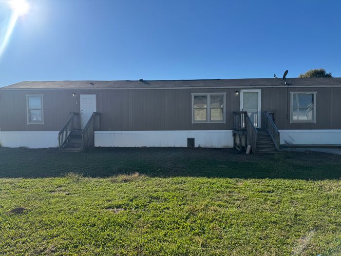 Pineview MHC - Unit 105 - Exterior, Street View