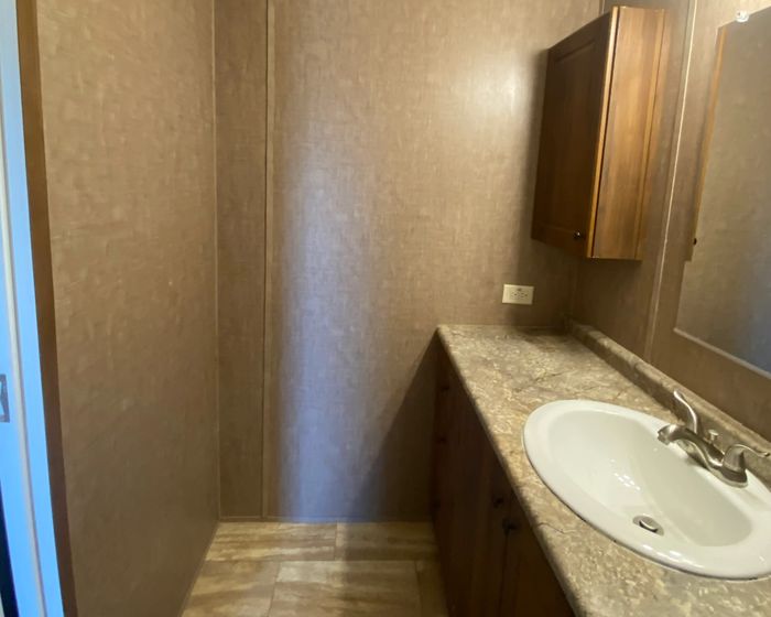 Sunnyvale Estates MHP - Unit 78 - Bathroom