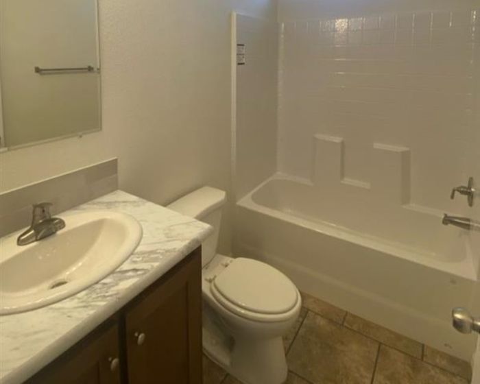 Grand Missouri - Unit 304 - Bathroom