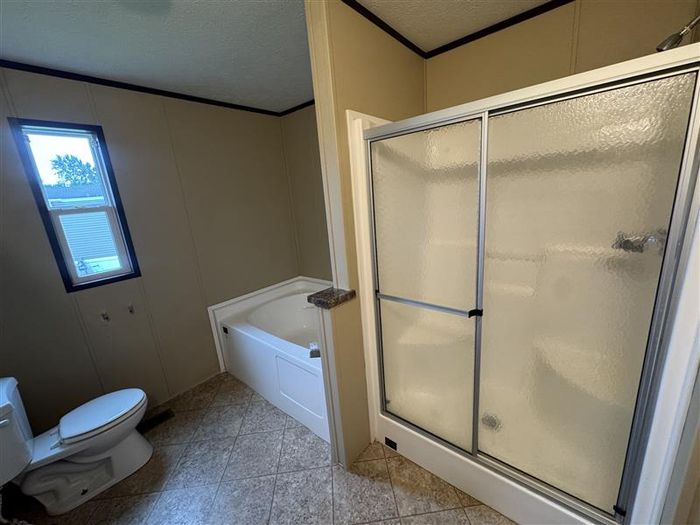 Fort Wayne MHC - Unit 935 - Bathroom