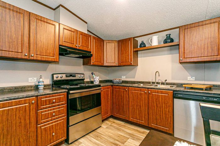 Pineview MHC - Unit 33 - Kitchen