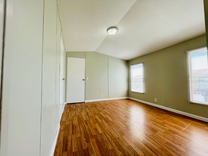 Lafayette Park MHP - Unit 106 - Interior