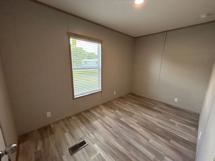 Pleasant Ridge MHP - Unit 156S - Bedroom