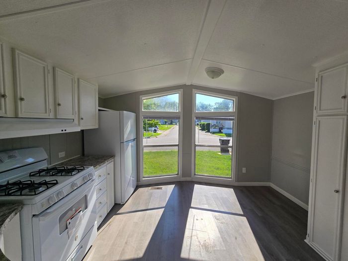 Royal Highlander - Unit SE8509 - Kitchen