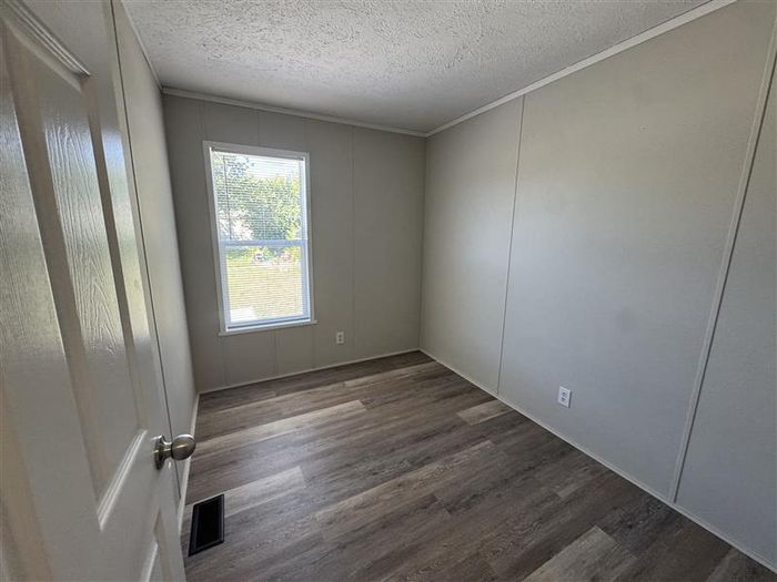 Fort Wayne MHC - Unit 421 - Bedroom