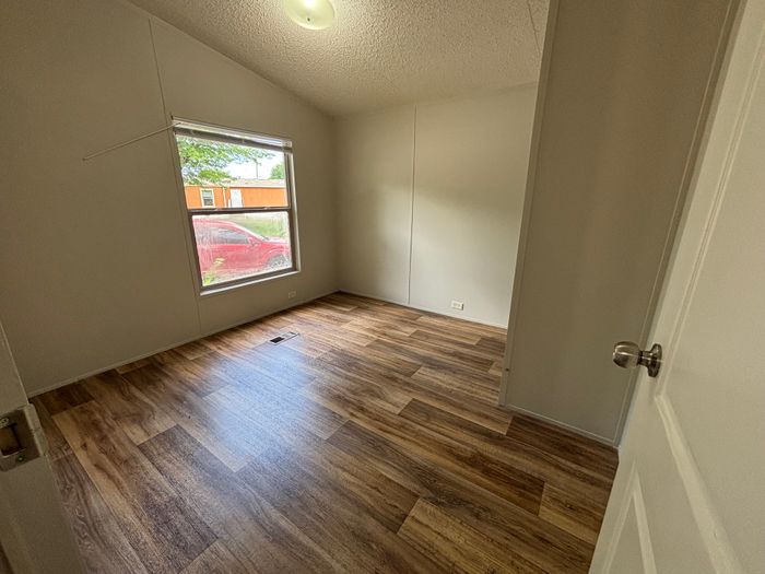 Bluegrass Meadows - Unit A25 - Bedroom