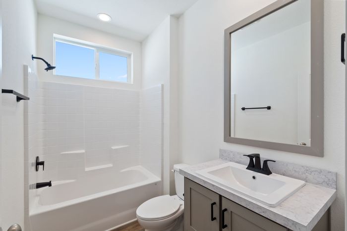 The Lakes at Hemet West - Unit 712 - Bathroom