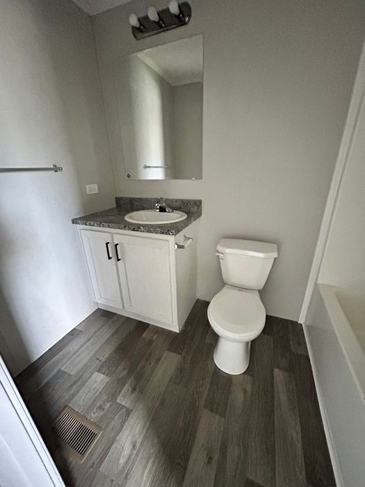 Madison MHC - Unit CV57 - Bathroom