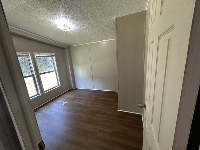 Pineview MHC - Unit 100 - Interior