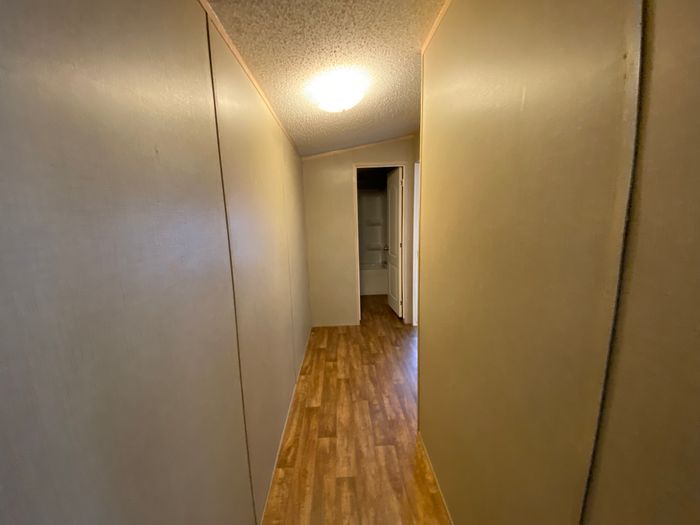 Woodward Estates MHP - Unit 222 - Entryway