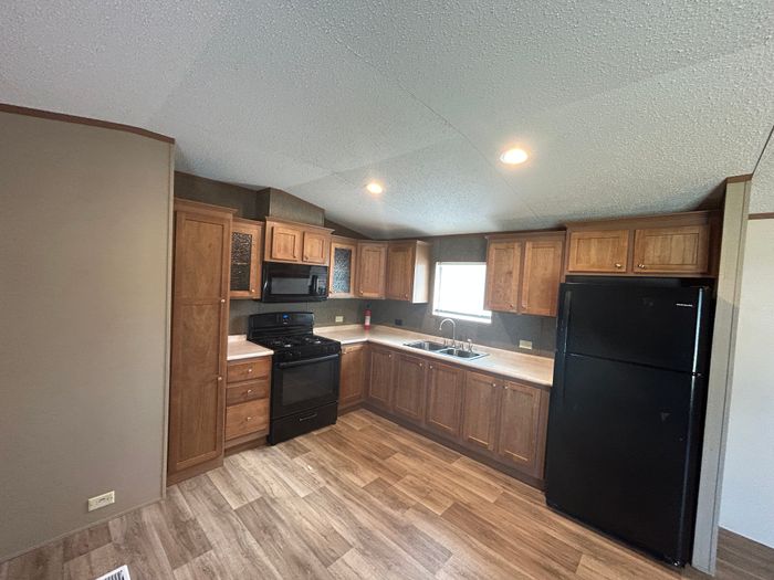 Oakridge MHP OK - Unit 22 - Kitchen