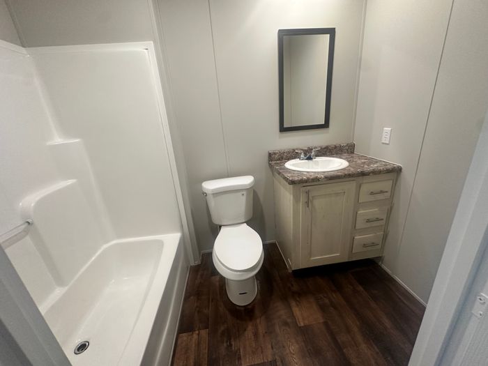 Rolling Hills MHP - Unit 89 - Bathroom