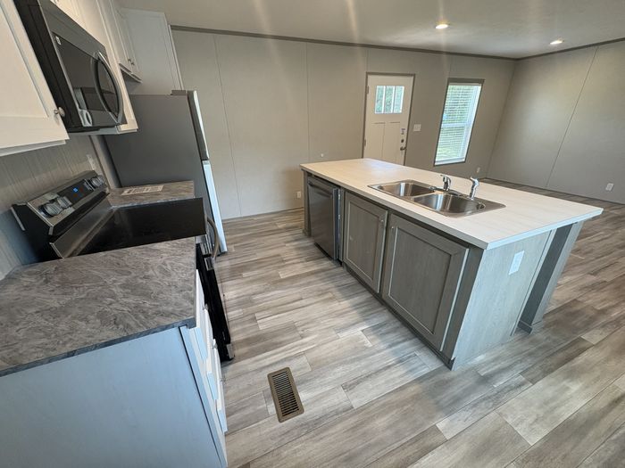 Pleasant Ridge MHP - Unit 120N - Kitchen