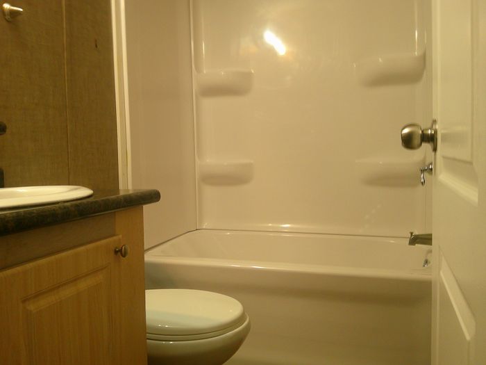 Shady Oaks TN - Unit 186 - Bathroom