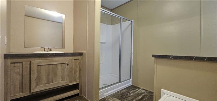 Sunnyvale Estates MHP - Unit 61 - Bathroom