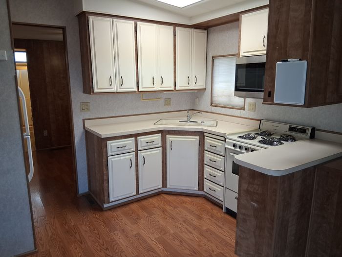 Springhaven RV Resort - Unit D15 - Kitchen