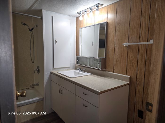 Parkhaven Estates - Unit 163N - Bathroom