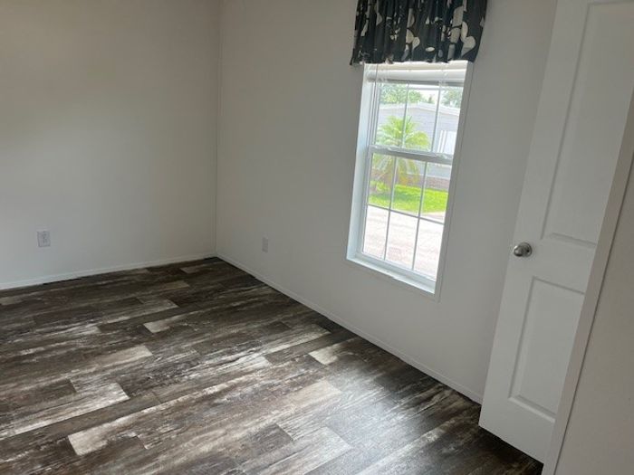 Lakewood Village MHC and RV Resort - Unit 277 - Bedroom