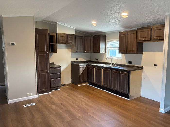 Pineview MHC - Unit 100 - Kitchen