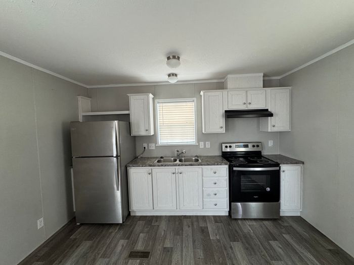 Alliance Vista MH and RV Park - Unit D4 - Kitchen