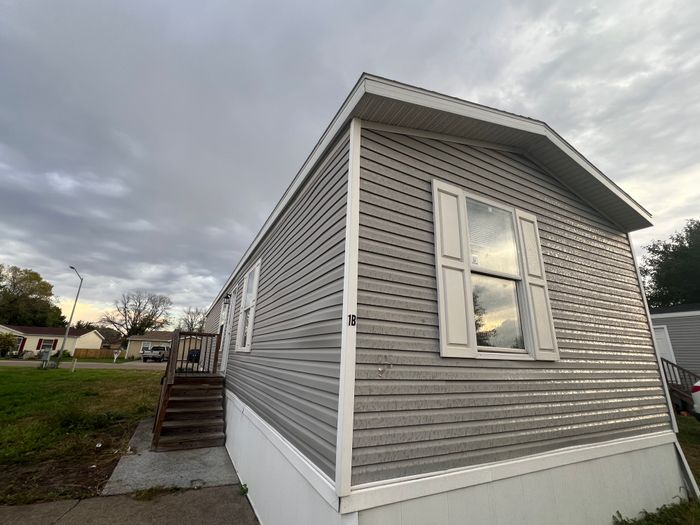 Cottonwood Terrace NE - Unit 1B - Exterior